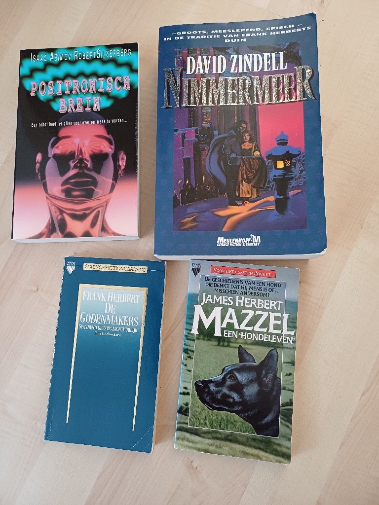 4 SF boeken, Ophalen of Verzenden, Zo goed als nieuw