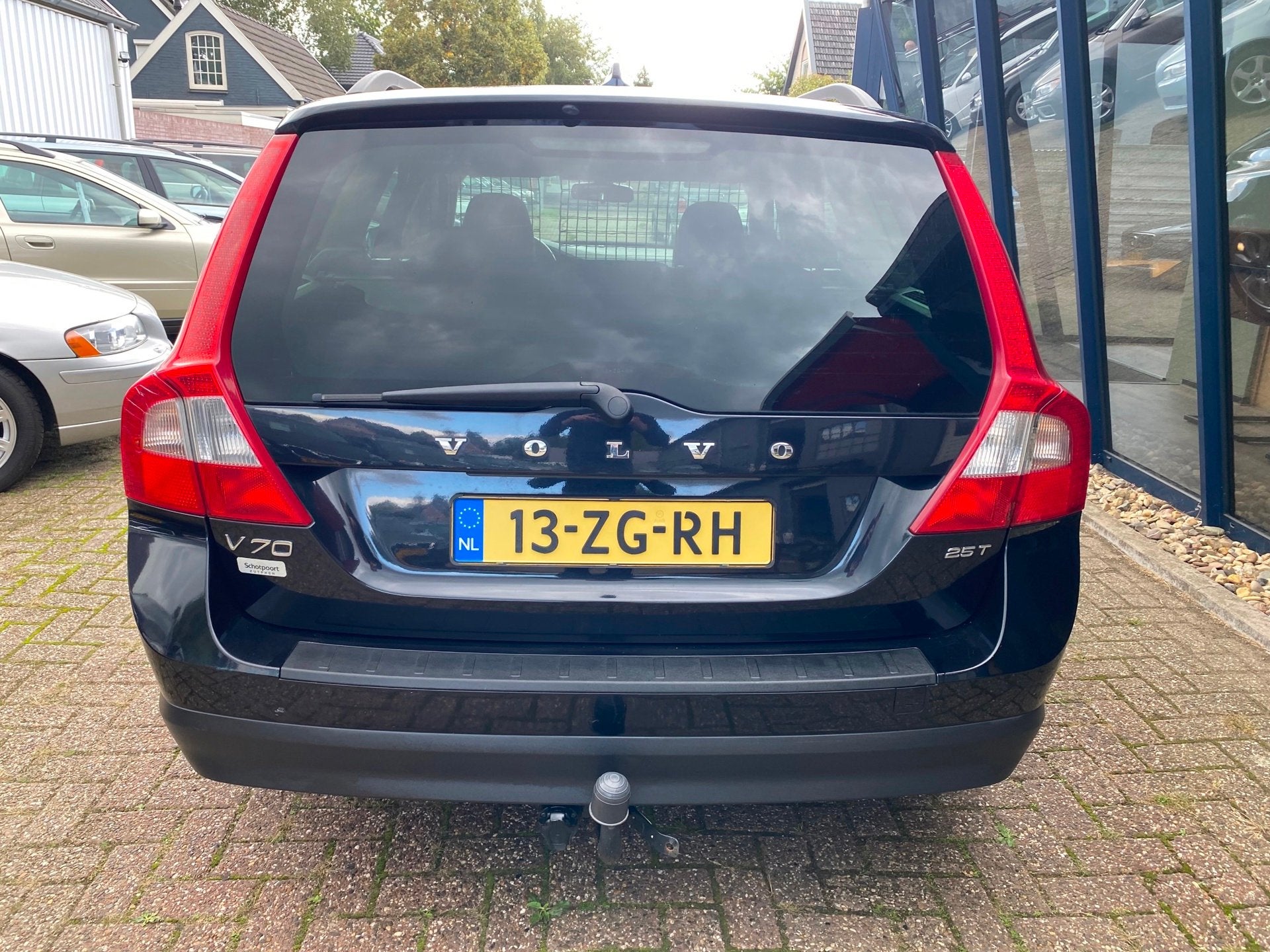 Volvo V70 2.5T Kinetic 200PK NL-AUTO Youngtimer, Auto's, Voorwielaandrijving, Stof, Zwart, Handgeschakeld