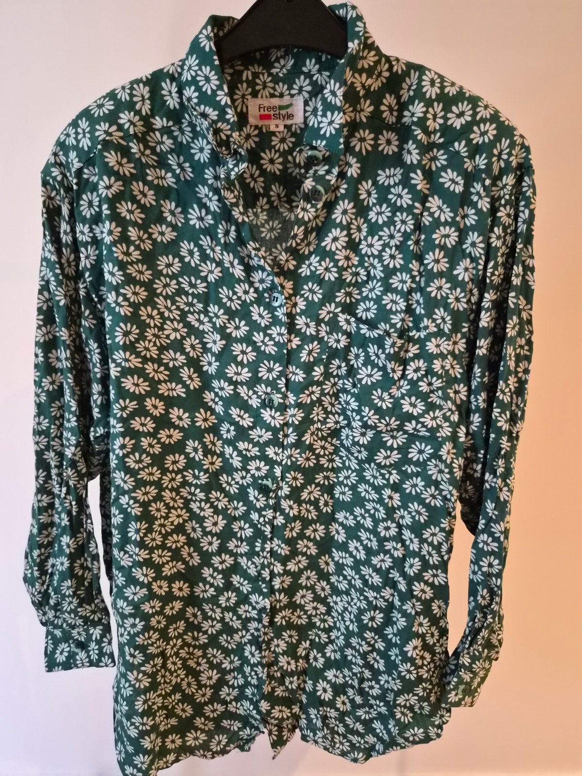 Free Style Blouse met Madeliefjesprint - duitse Maat S, Diversen, Onbekend, Nieuw, Ophalen of Verzenden, Onbekend