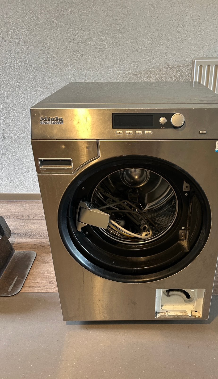 Miele professional PW 6080 ED Wasmachine - Deur defect, Witgoed en Apparatuur, Ophalen, 1200 tot 1600 toeren, Gebruikt, 8 tot 10 kg