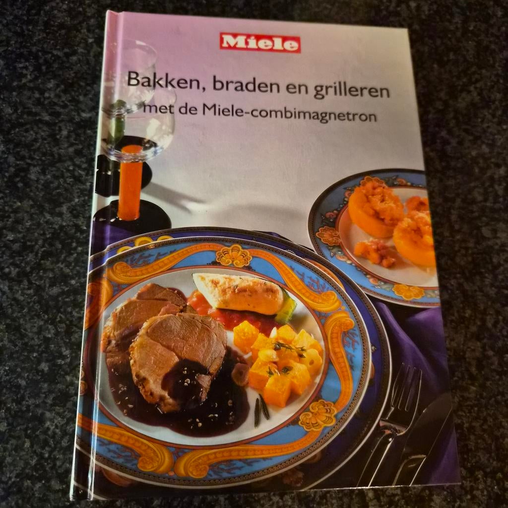 Miele Kookboek: Bakken, braden en grillen, Boeken, Kookboeken, Hoofdgerechten, Ophalen of Verzenden, Zo goed als nieuw, Europa