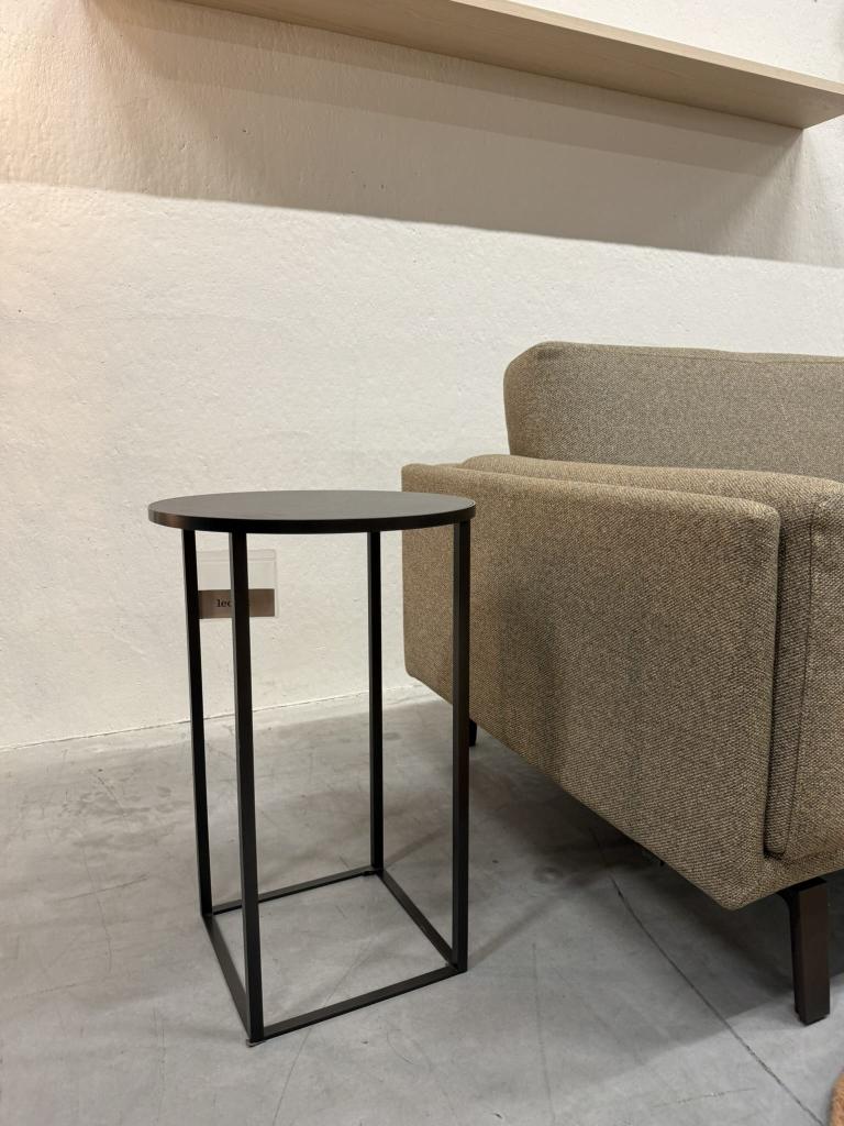 Nieuw Leolux Prismo bijzettafel keramiek Design Tafel, Huis en Inrichting, Tafels | Bijzettafels, Overige materialen, Leolux, Info@leolux.nl