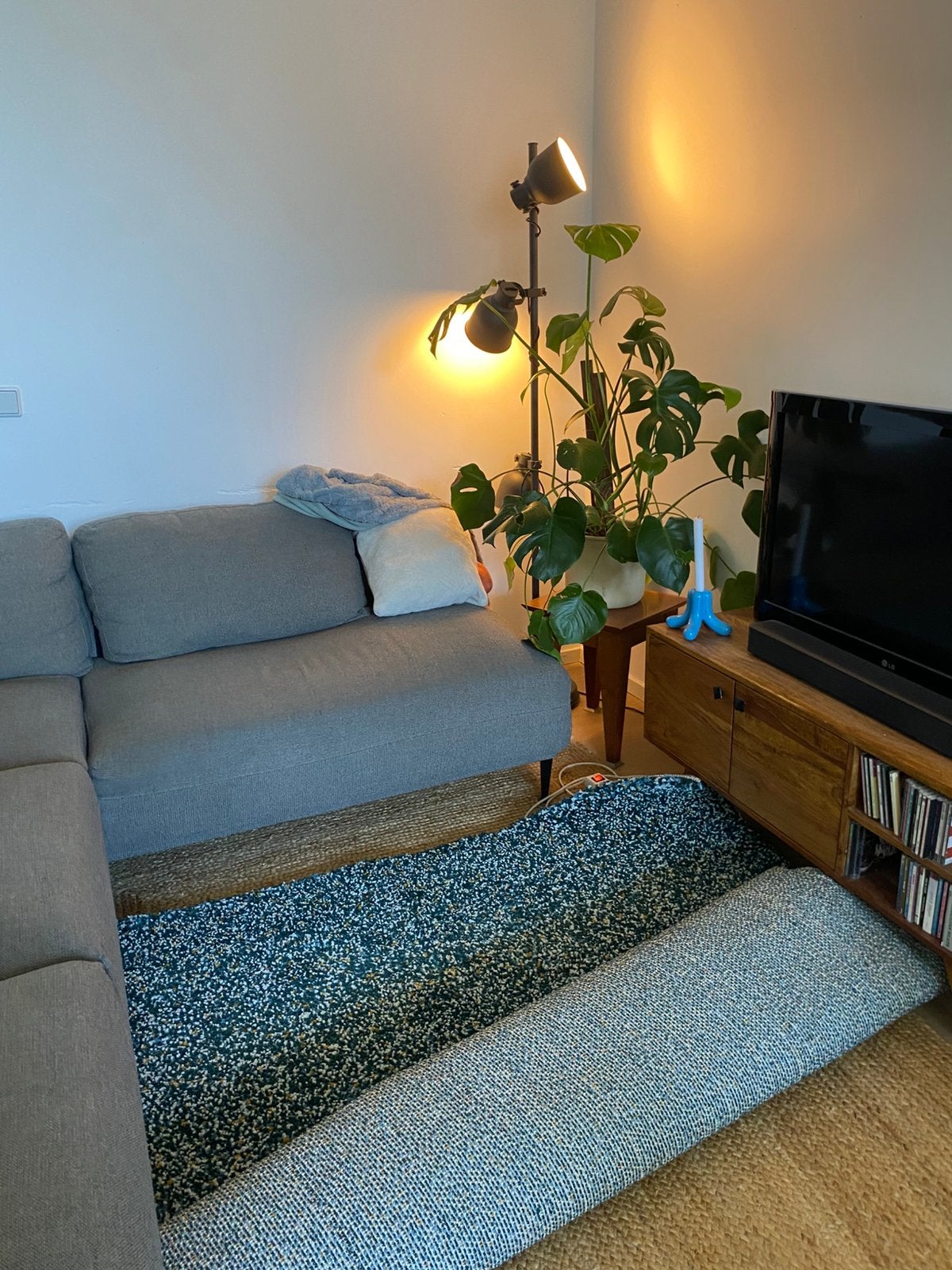 Vloerkleed IKEA VINDUM, Huis en Inrichting, Ophalen, Hoogpolig, Blauw, 150 tot 200 cm
