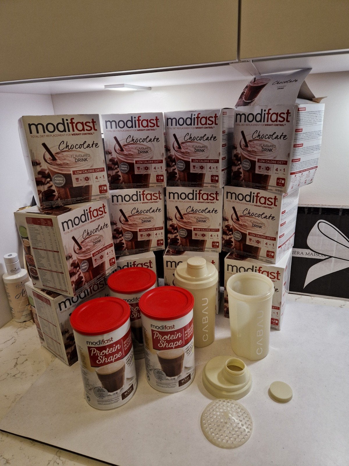 Modifast dieet shake chocolade 12 dozen + proteïne + beker, Ophalen
