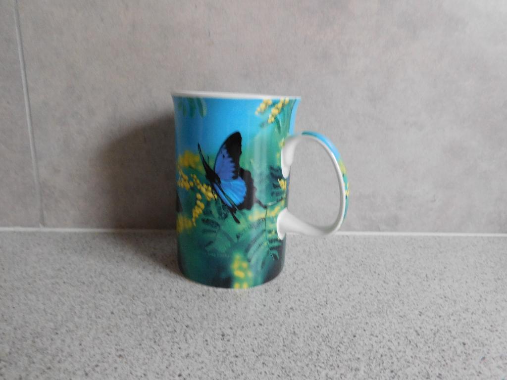 Mok Fine Bone China Vlinder by Nathalie Parker Ashdene, Ophalen of Verzenden, Zo goed als nieuw, Overige stijlen, Kop(pen) en/of Schotel(s)