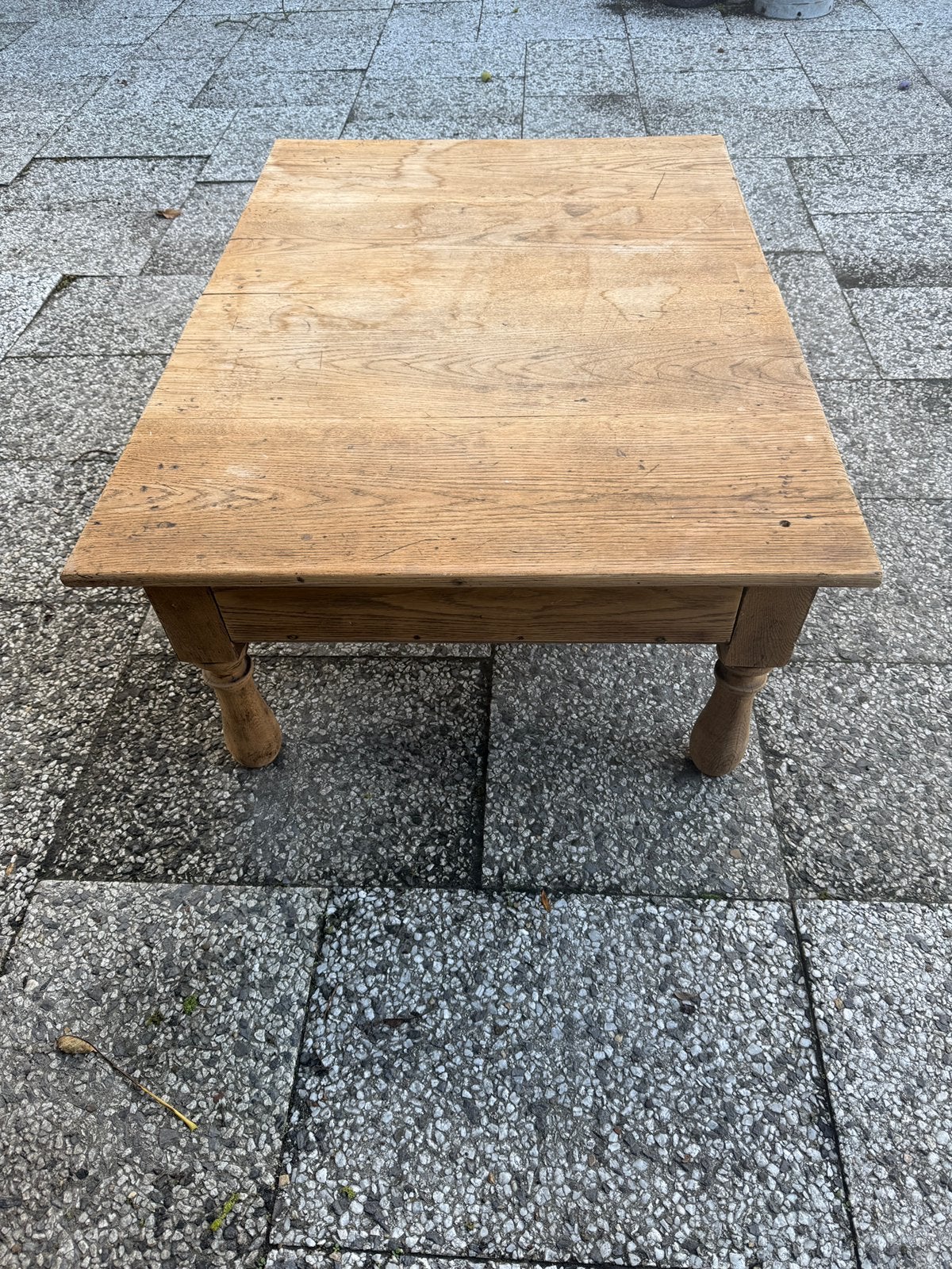Rustieke brusselse salontafel, Ophalen