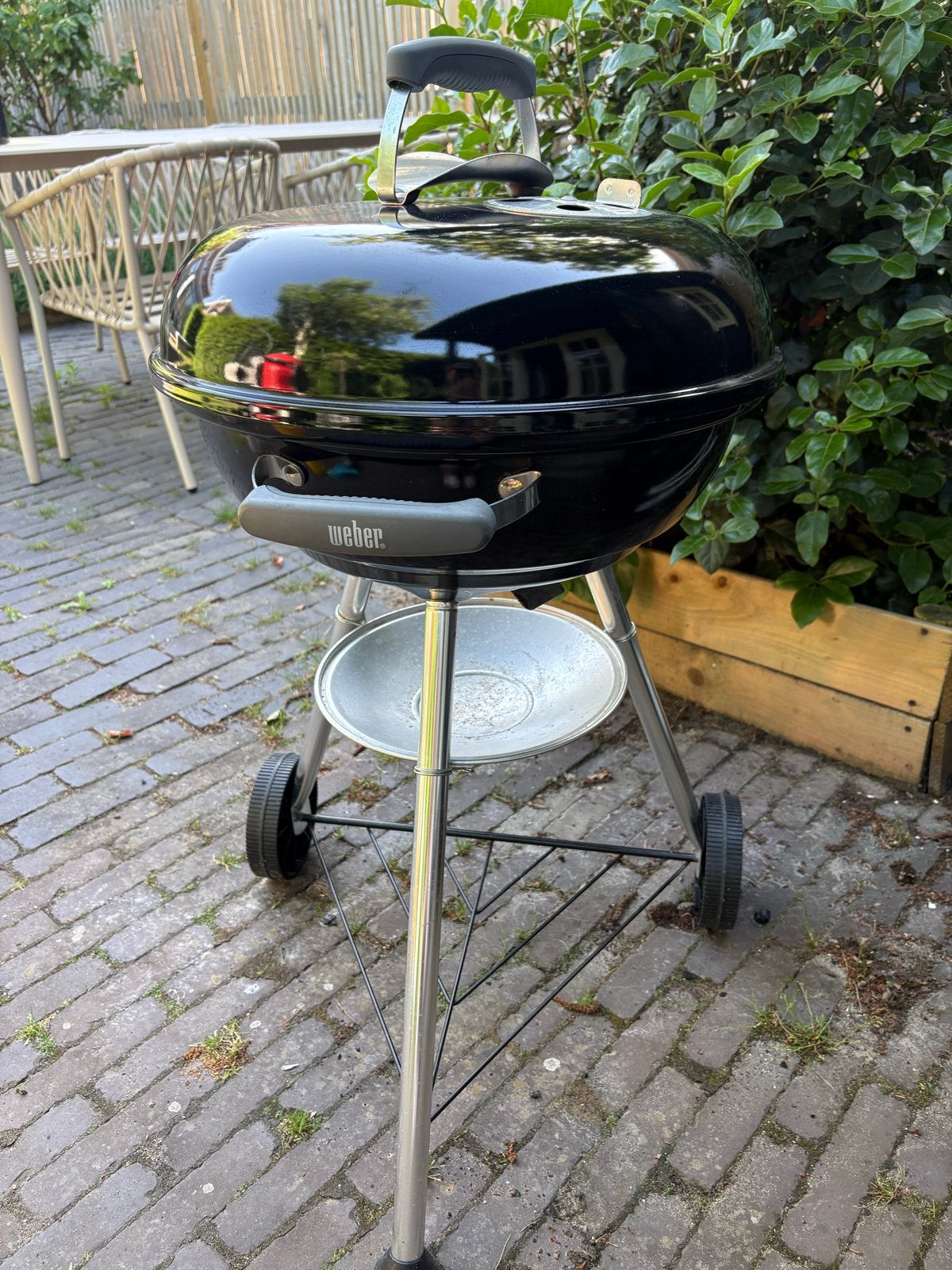 Weber Compact Kettle BBQ 47cm met hoes en briketten, Ophalen of Verzenden, Gebruikt