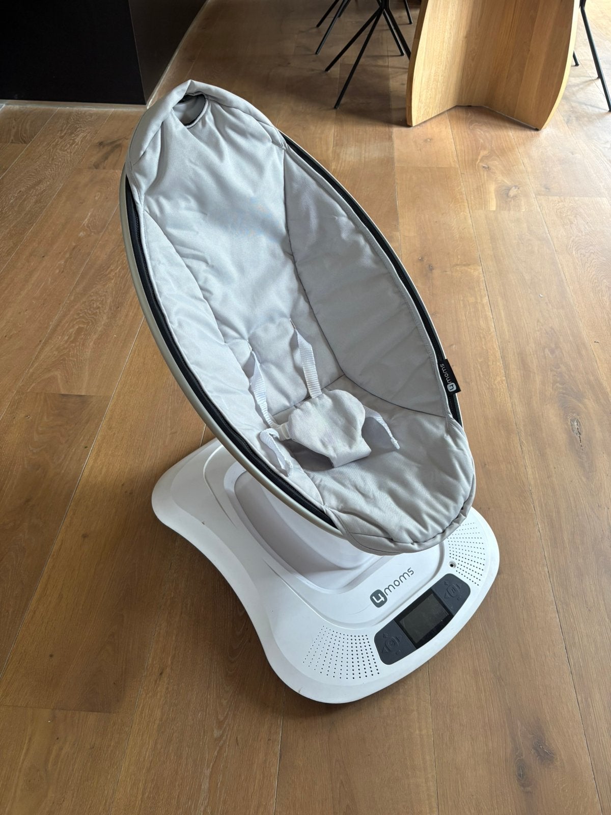 4 Moms MamaRoo elektrische wipstoel, Kinderen en Baby's, Ophalen, Zo goed als nieuw