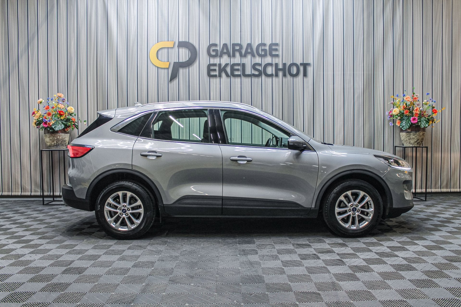 Ford KUGA 2.5 FHEV Titanium|Cruise|Carplay|Camera, Auto's, Ford, Gebruikt, 4 cilinders, Plug-in hybride, Bedrijf