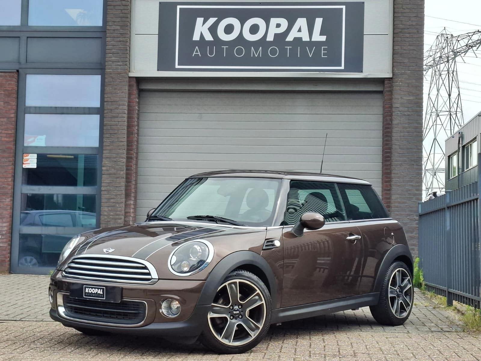 Mini 3-Deurs 1.6 One | Bi-Xenon | Cruise | Airco, Auto's, Voorwielaandrijving, Euro 5, Stof, Zwart