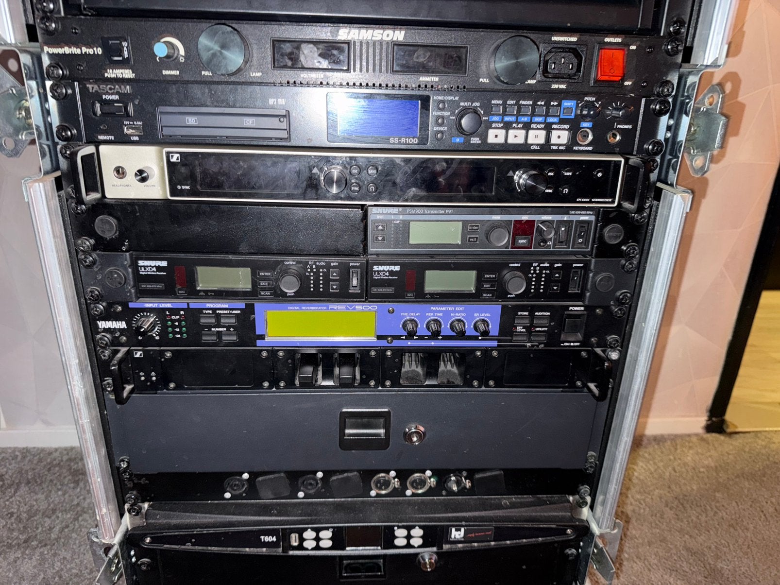 PROFESSIONELE PA/AUDIO SET–ALLEN & HEATH / SHURE /SENNHEISER, Ophalen, Zo goed als nieuw, 10 tot 20 kanalen