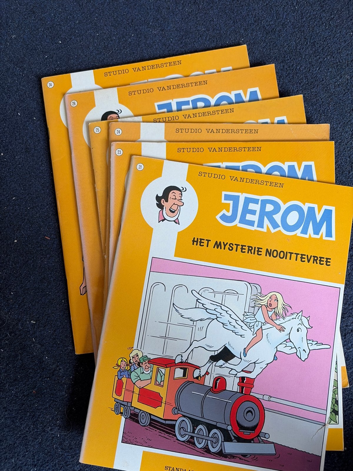 Gele editie Jerom stripboeken - Studio Vandersteen, Boeken, Stripboeken, Zo goed als nieuw, Meerdere stripboeken, Ophalen