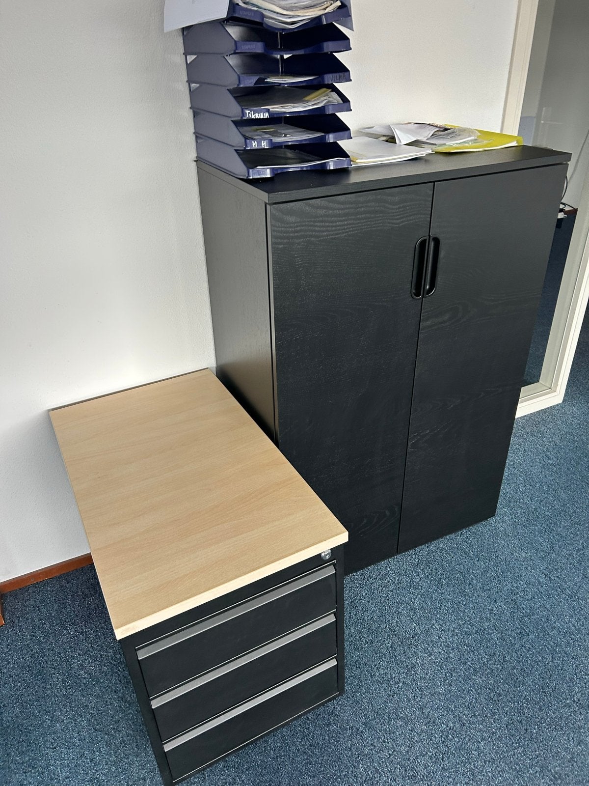 IKEA Bekant Bureau met Ladeblok en Kast, Werkplek, Ophalen, Gebruikt, Complete inventaris