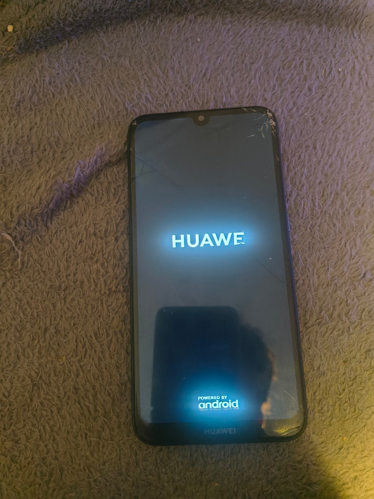 Huawei telefoon met gebarsten scherm - werkt nog!, Telecommunicatie, Mobiele telefoons | Huawei, Gebruikt, Zwart, Ophalen of Verzenden