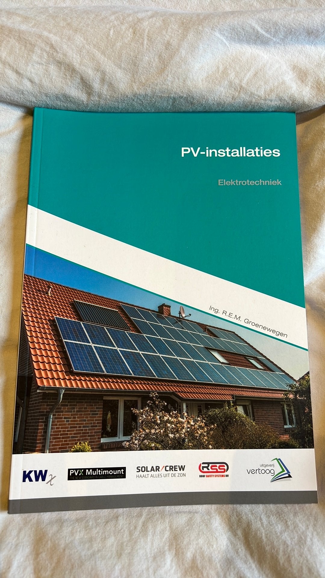 Rem Groenewegen - PV-installaties, Ophalen of Verzenden, Zo goed als nieuw, Rem Groenewegen, Nederlands