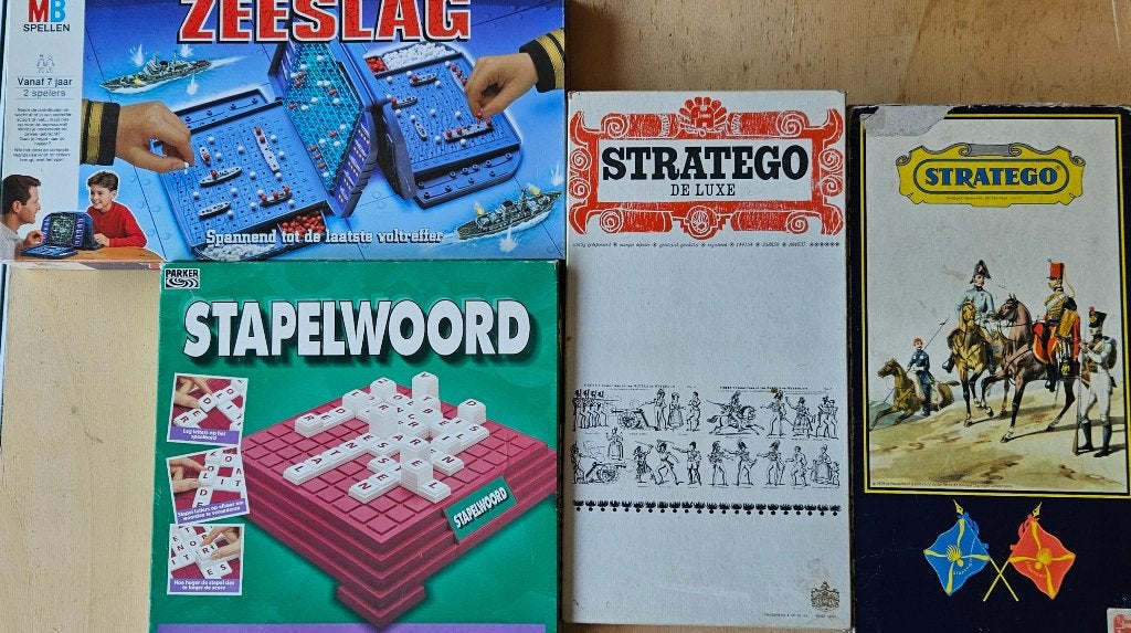 Bordspellen: Zeeslag, Stratego (De Luxe) en Stapelwoord, Een of twee spelers, Ophalen of Verzenden, Gebruikt, MB Spellen, Parker