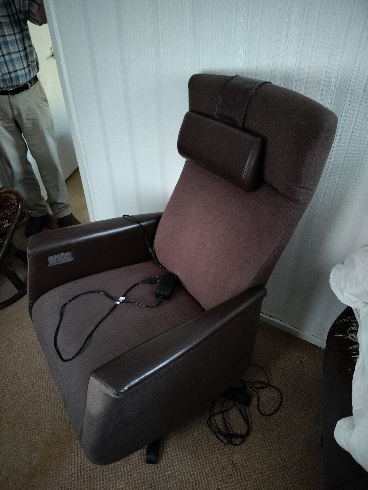 2 Prominent sta-op stoelen op accu, Ophalen, Gebruikt, Twee, Bruin