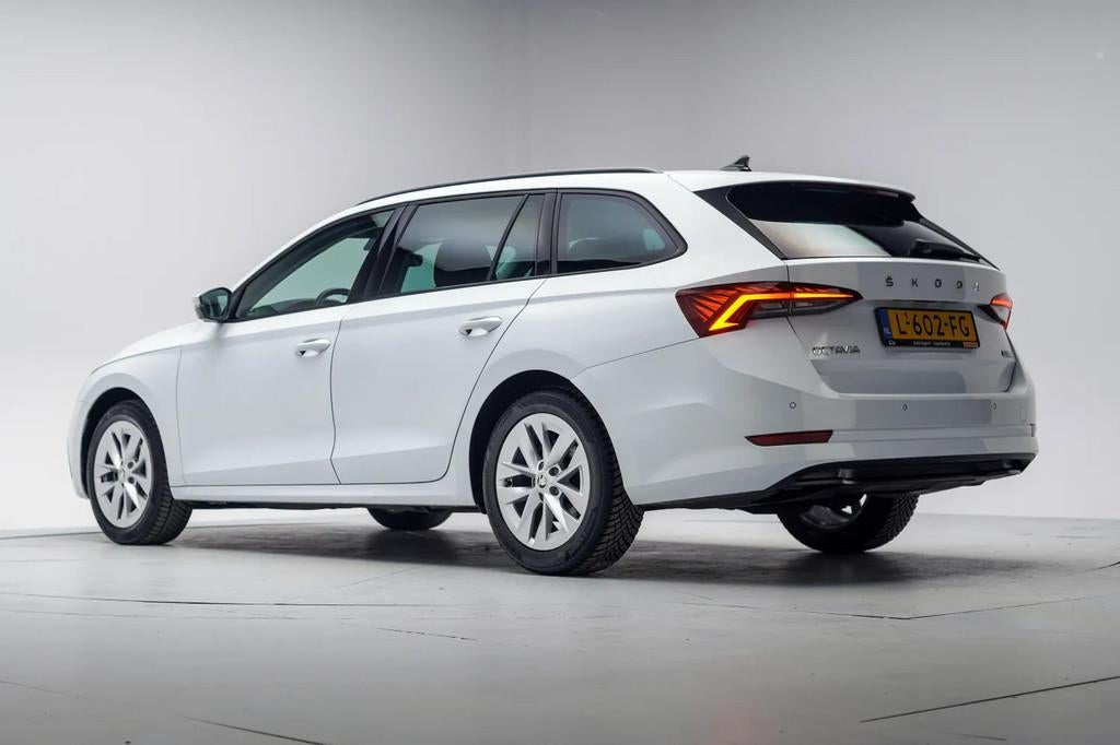 Skoda Octavia 1.0 e-TSI Business Edition Aut. [ Navi Virtual, Auto's, Gebruikt, 3 cilinders, 999 cc, 1300 kg