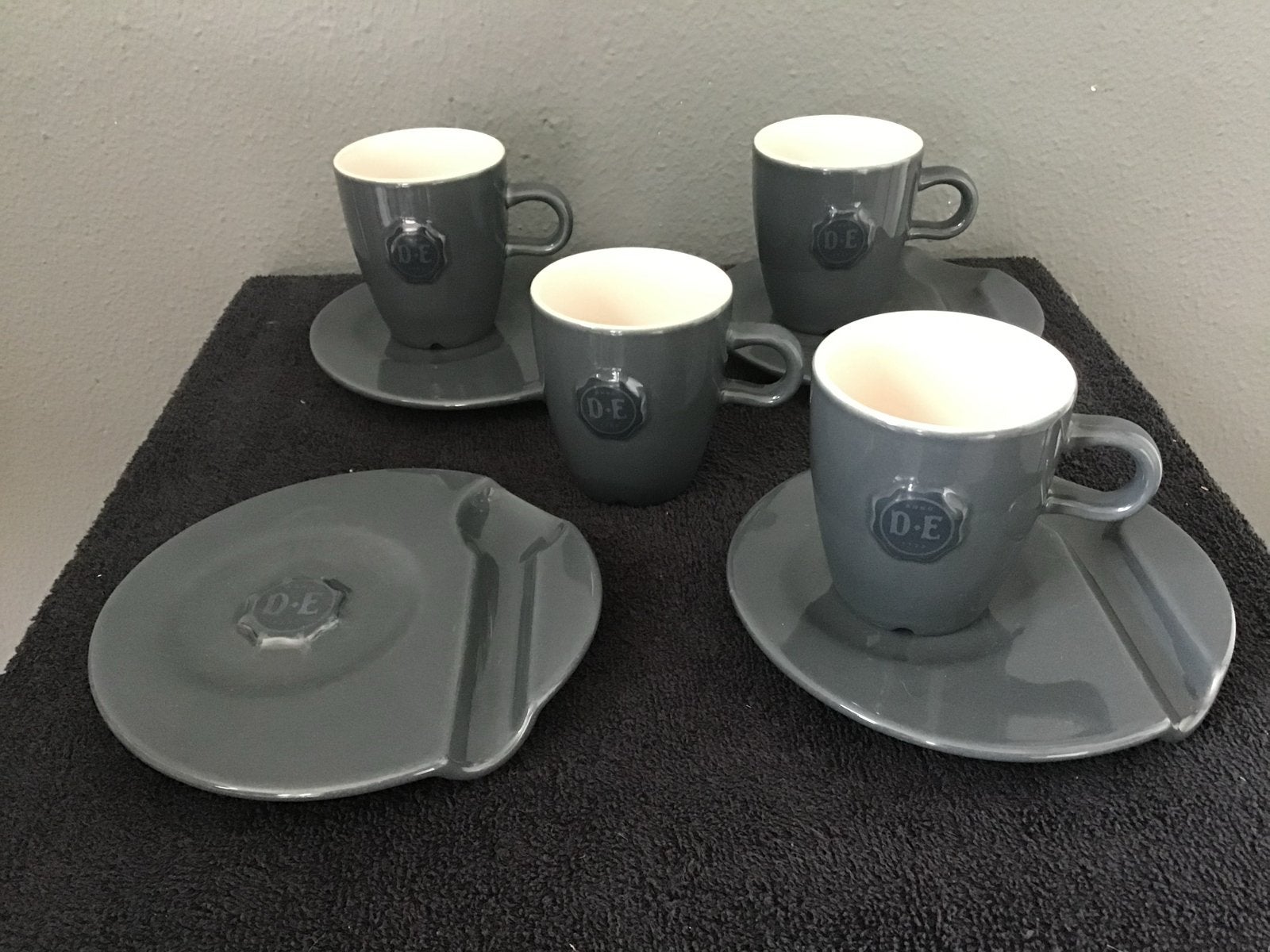 Douwe Egberts D.E. Mosa Kop en Schotel Set - Grijs, Overige merken, Keramiek, Ophalen of Verzenden, Zo goed als nieuw