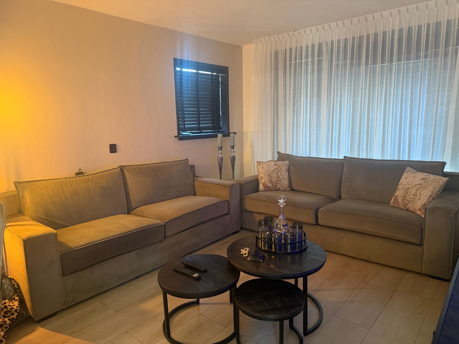 Set van 2 comfortabele 2-zitsbanken, Huis en Inrichting, Gebruikt, Tweepersoons, Ophalen of Verzenden, Rechte bank