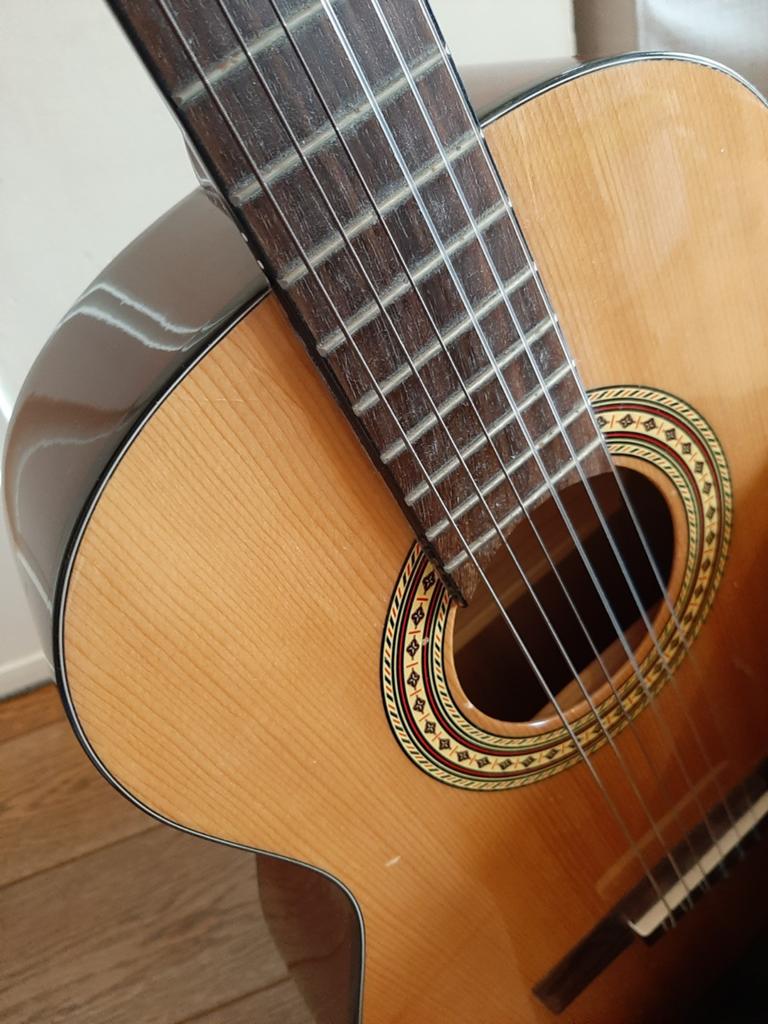 Kindergitaar merk Morgan inclusief benodigdheden, Ophalen, Zo goed als nieuw, Klassieke of Spaanse gitaar