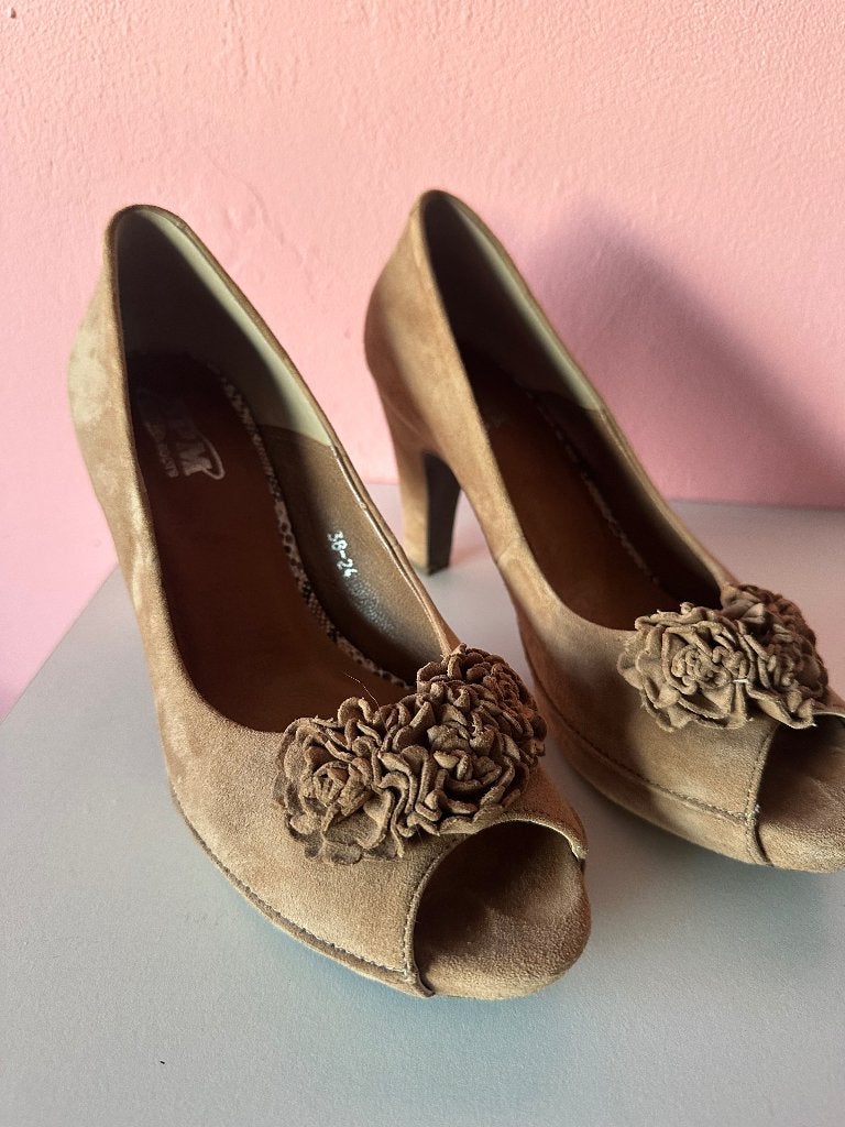 Pumps 38, Pumps, Beige, Ophalen of Verzenden, Zo goed als nieuw