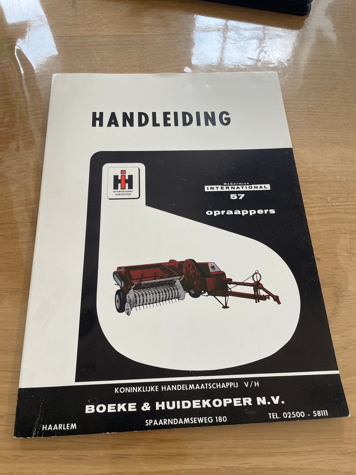 Handleiding International 57 Oprrappers, Ophalen of Verzenden, Gelezen, Algemeen