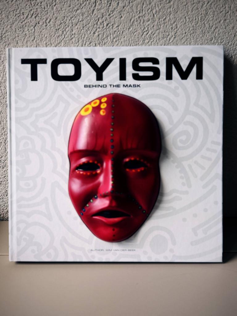 Uniek Toyism Kunstboek met 3D-masker en zeefdruk, Ophalen, Zo goed als nieuw, Schilder- en Tekenkunst