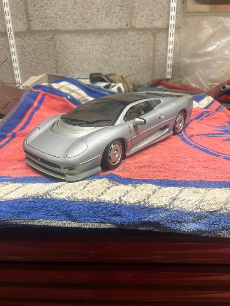 Jaguar XJ220 1:12 schaalmodel Maisto, Ophalen of Verzenden, Gebruikt, Auto, Maisto