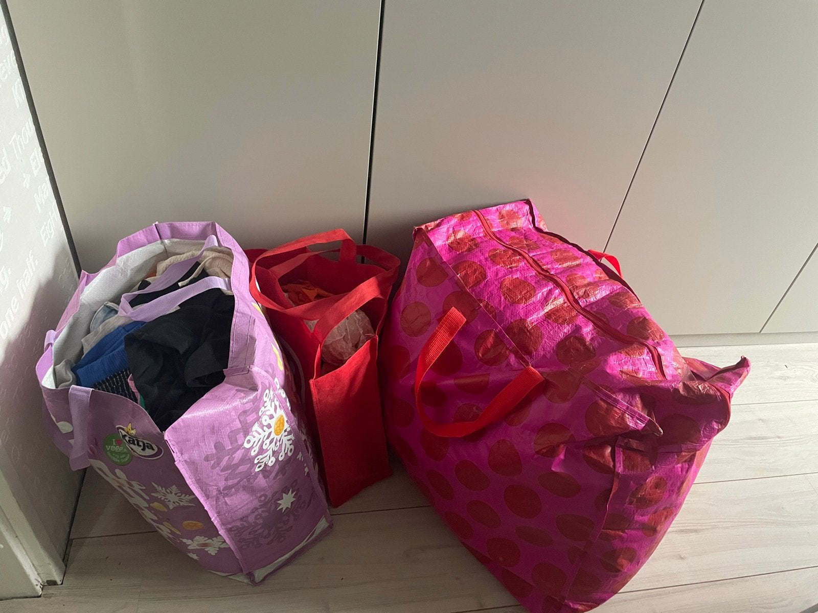 3 tassen vol kleding (dames/meisjes XS/S, heren S/M), Kleding | Dames, Ophalen, Gedragen