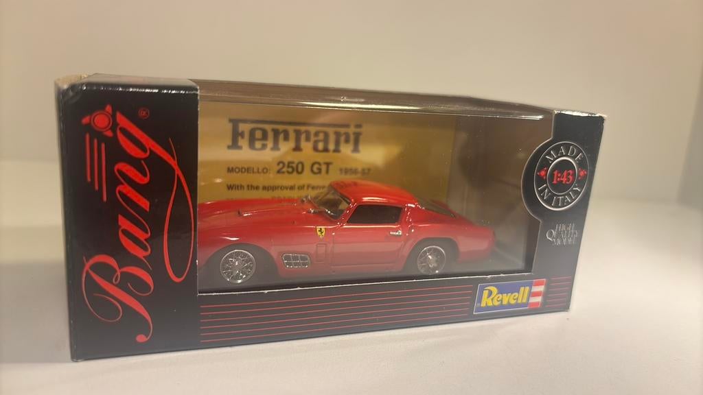 Ferrari 250 gt revell 1.43, Hobby en Vrije tijd, Modelauto's | 1:43, Auto, Ophalen of Verzenden, Gama, A