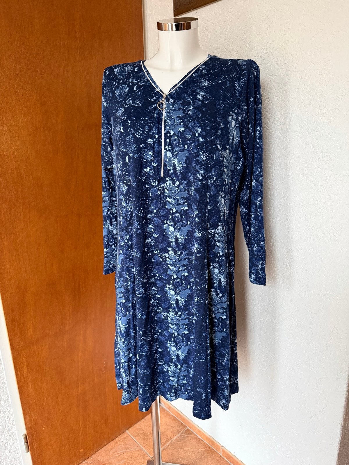 Blauwe Zhenzi jurk maat M, Maat 38/40 (M), Blauw, Ophalen of Verzenden, Knielengte