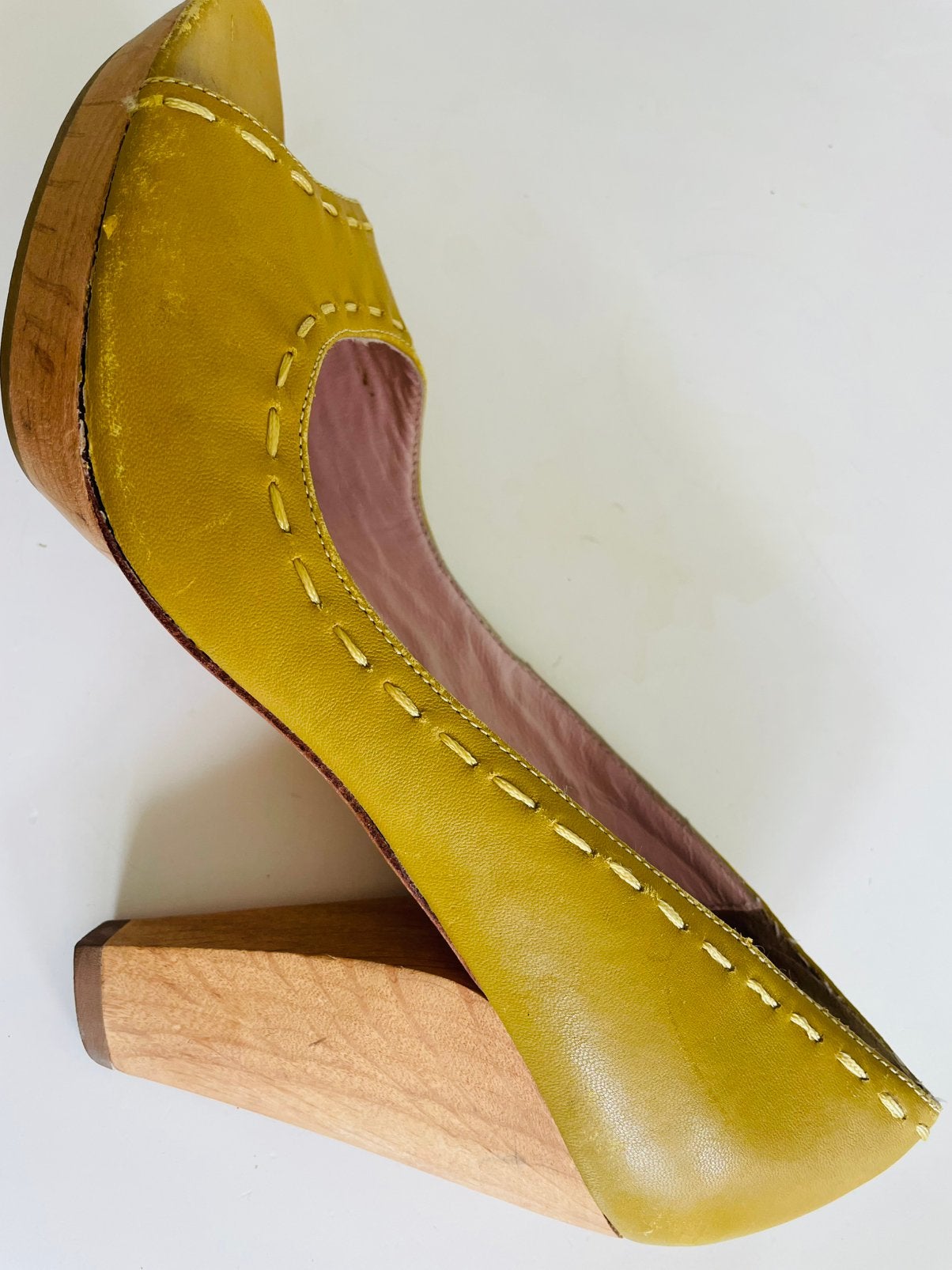 Te koop: leren schoenen, Dick Boons, geel, 40, Kleding | Dames, Schoenen, Ophalen of Verzenden, Zo goed als nieuw, Geel
