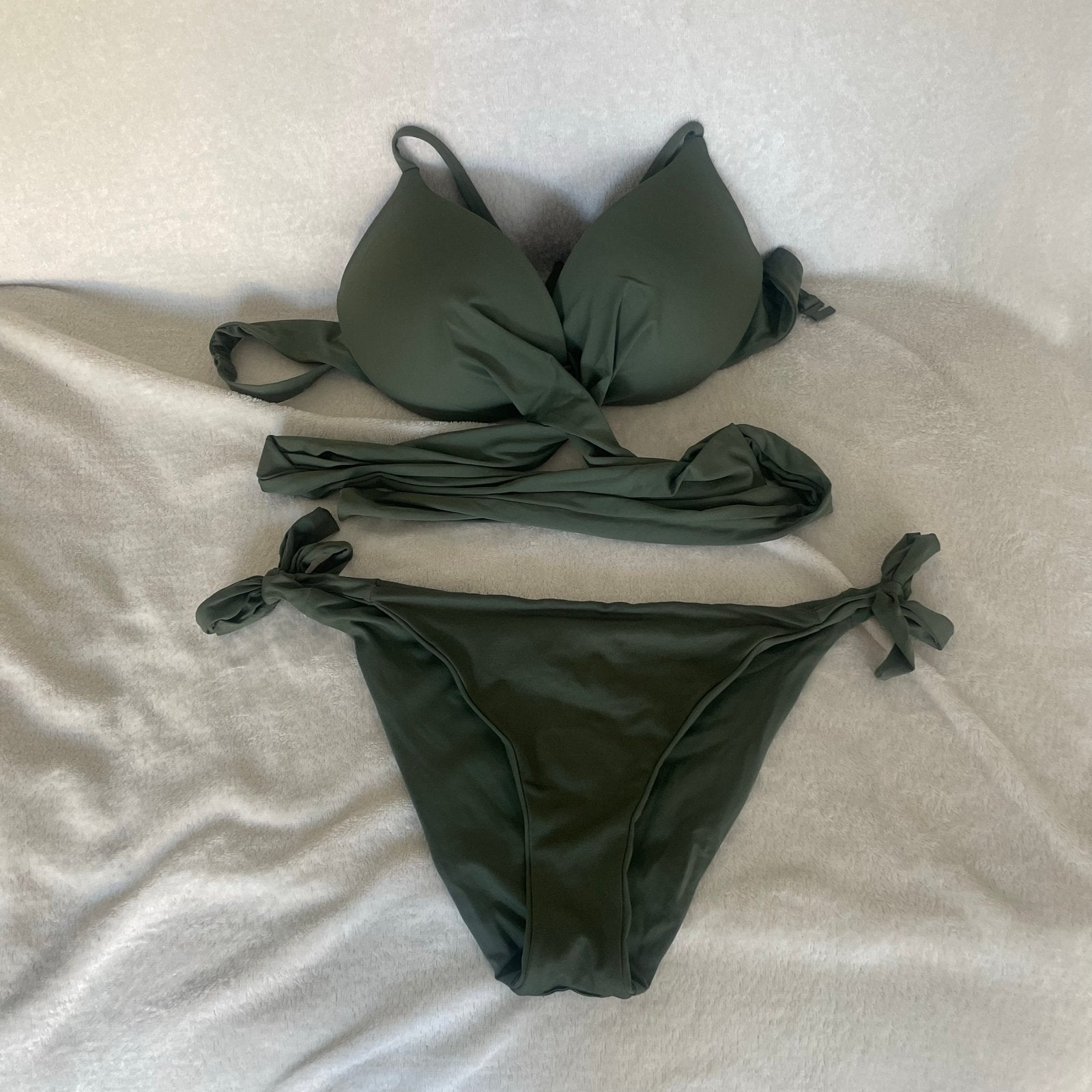Calzedonia Khaki Bikini Set - Zo goed als nieuw, Ophalen of Verzenden, Zo goed als nieuw, Groen, Bikini