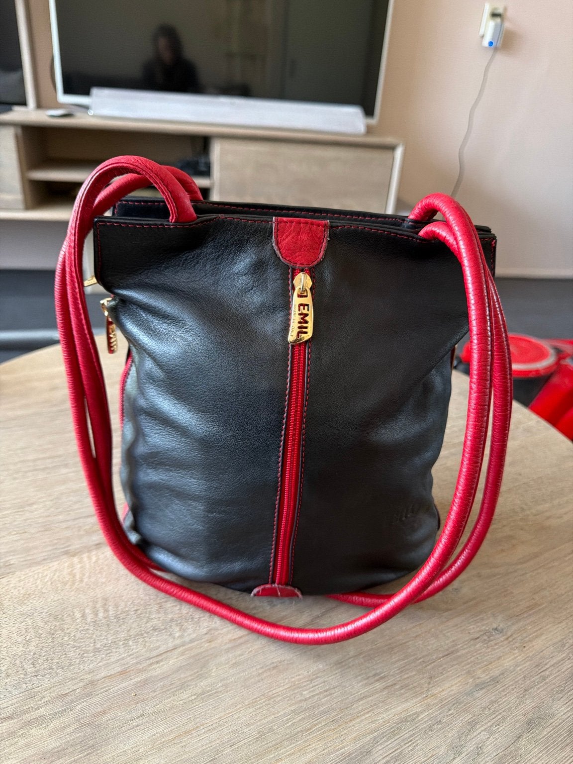Vintage Vera Pelle leren schoudertas – zwart/rood, Minder dan 40 cm, Minder dan 35 cm, Zo goed als nieuw, Rood