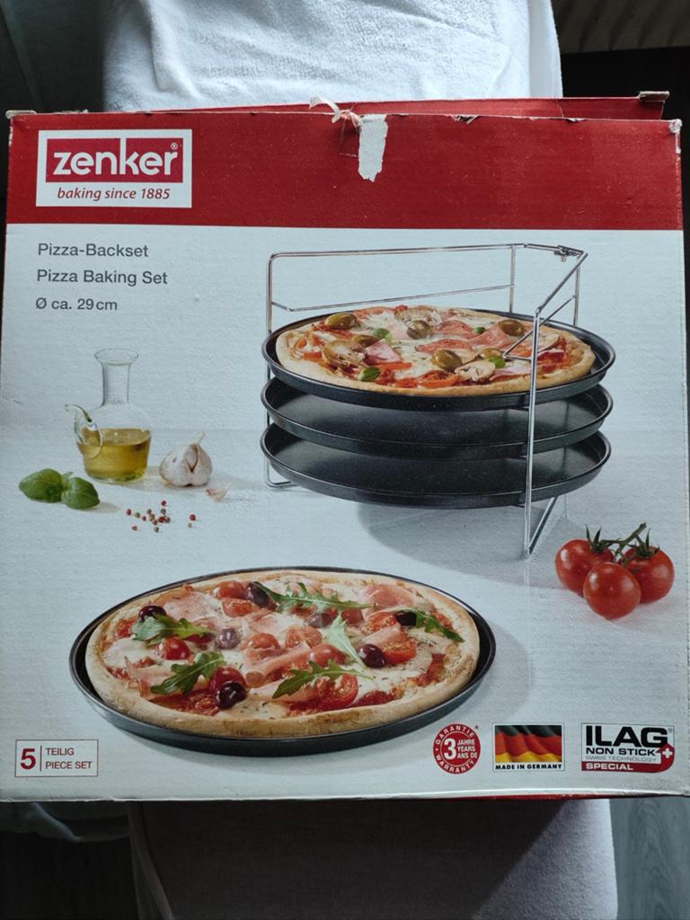 Zenker pizza bakset, Ophalen