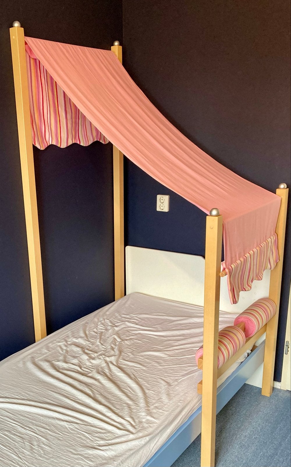 Supermooie bedhemel met roze stof - massief beuken - Vibel, Ophalen, Zo goed als nieuw, 180 cm of meer, Minder dan 70 cm