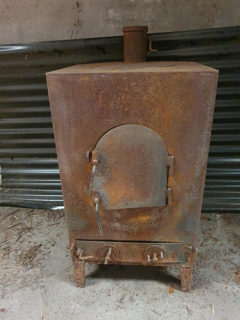 Houtkachel. Voor terras of schuur., Ophalen, Gebruikt