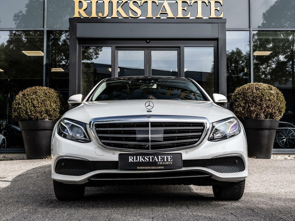 Mercedes E-klasse E400 4Matic AMG|PANO|BURMESTER|ACC|360°, Auto's, Mercedes-Benz, Gebruikt, Adaptive Cruise Control, Wit, Leder