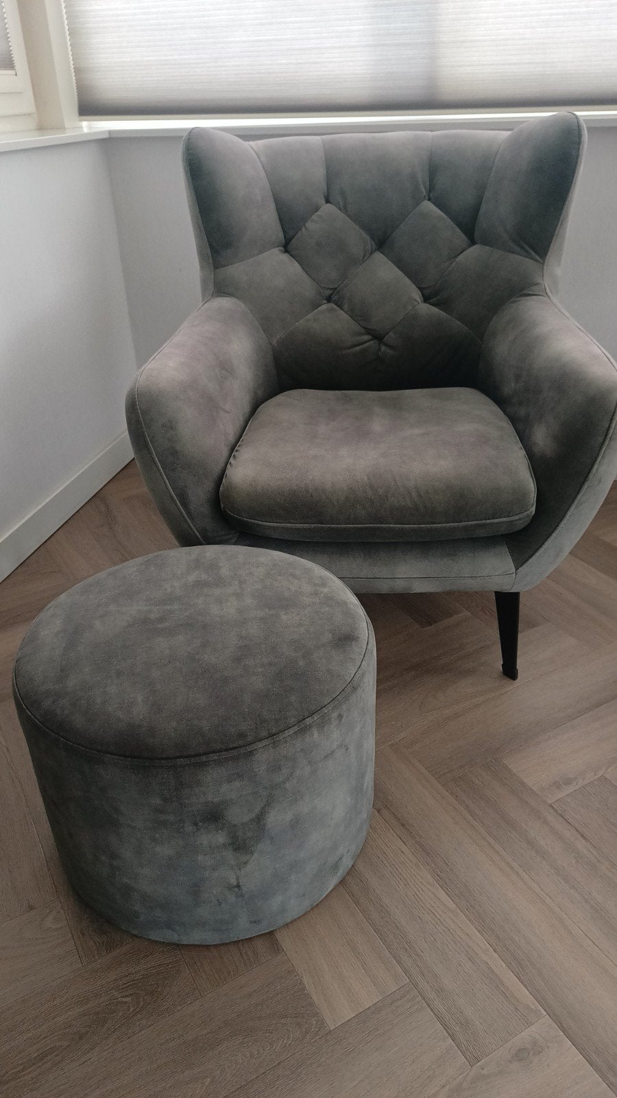2 stuks Comfortabele fauteuil met 2x poef - Olijfgroen stof, Ophalen, Zo goed als nieuw, Stof, Comfortabel