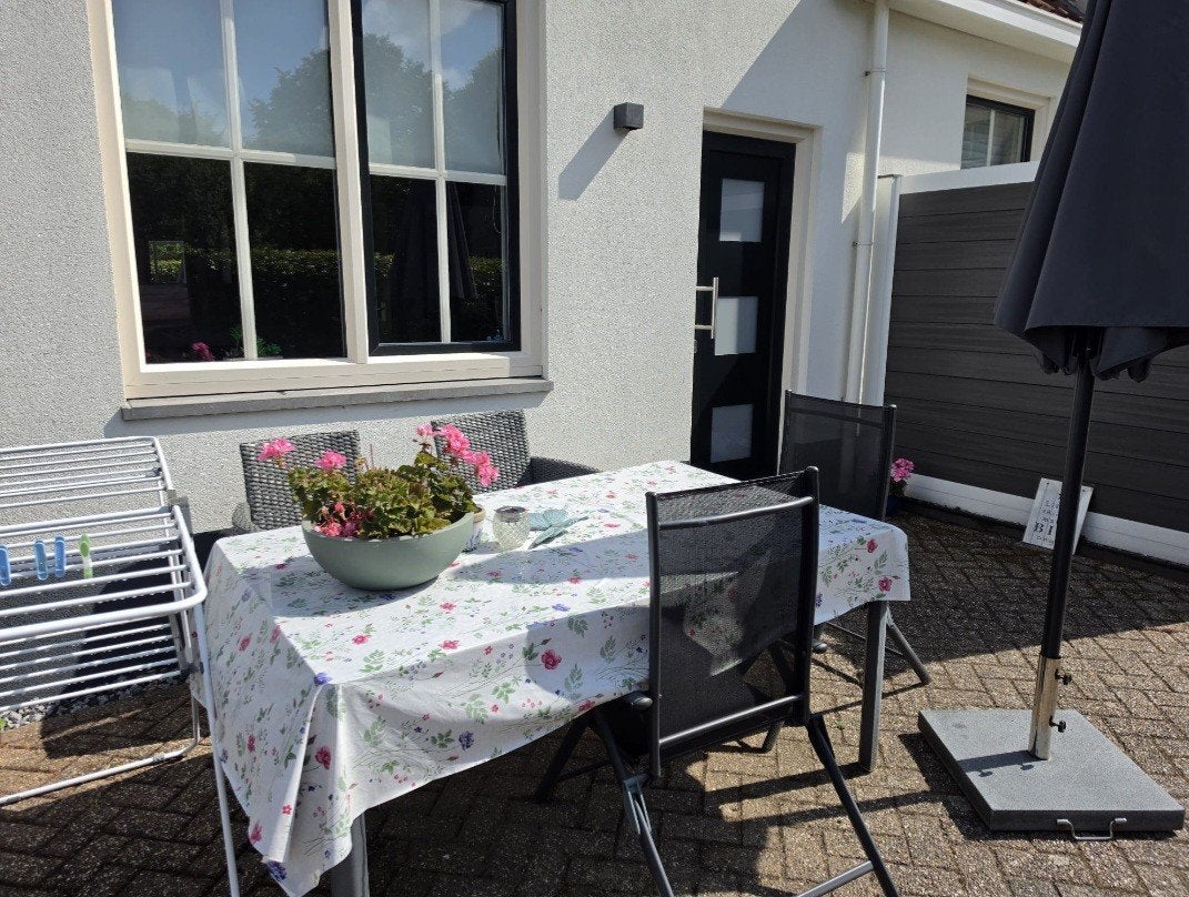 Lastminute vakantiehuisje cottage 3-9 oktober, Vakantie, Dorp, Huisdier toegestaan, Zeeland, 1 slaapkamer