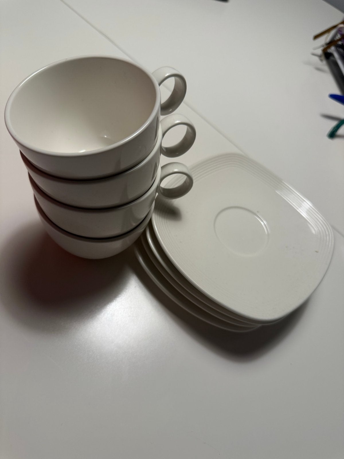 New Linnen Aardewerk Kop en Schotel Set - 4 Stuks, Ophalen of Verzenden, Zo goed als nieuw, Effen, Kop(pen) en/of Schotel(s)