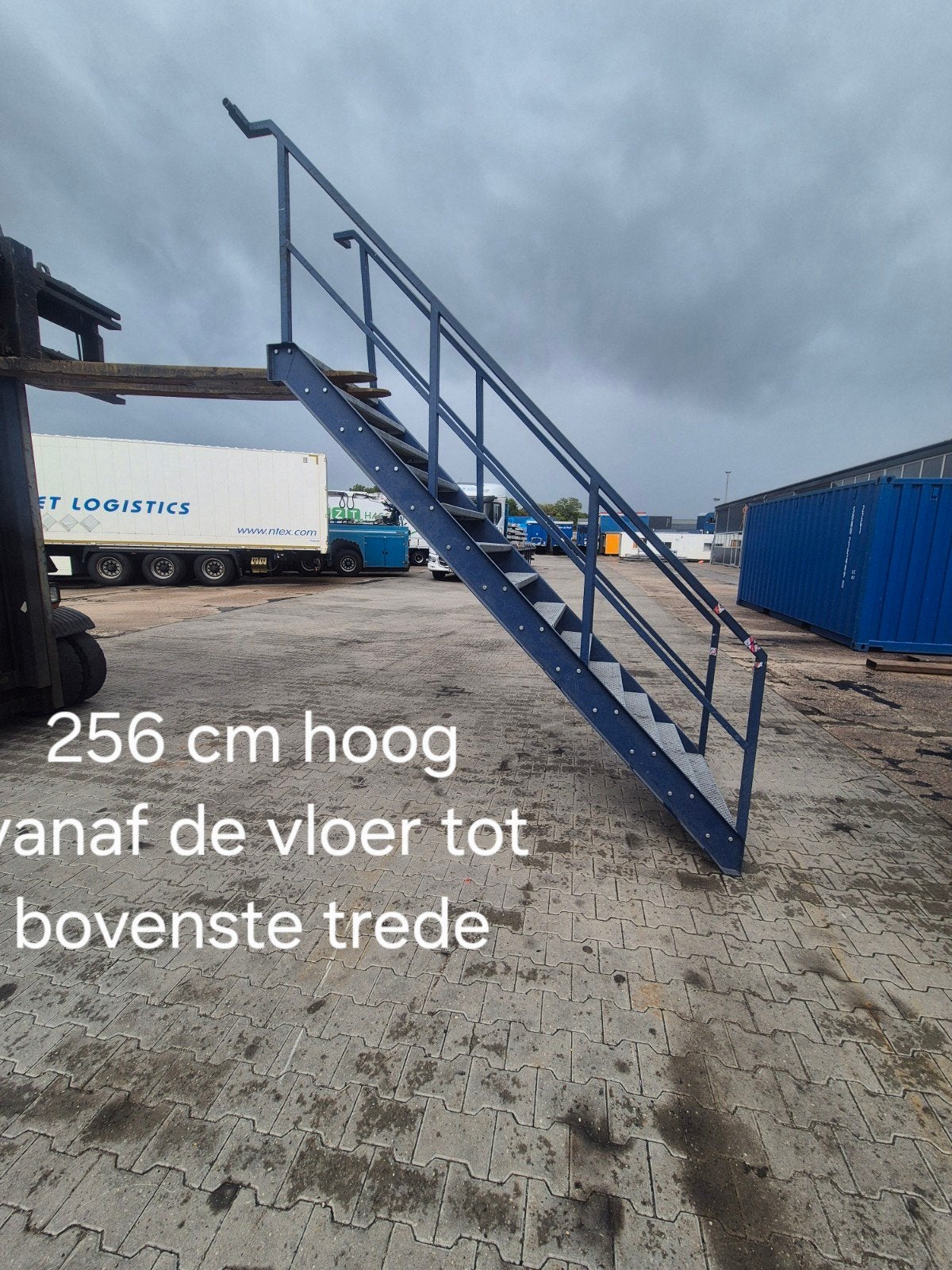 Stalen trap - 256 cm hoog, 108 cm breed, Doe-het-zelf en Verbouw, Ophalen of Verzenden, Gebruikt, Trap, 2 tot 4 meter