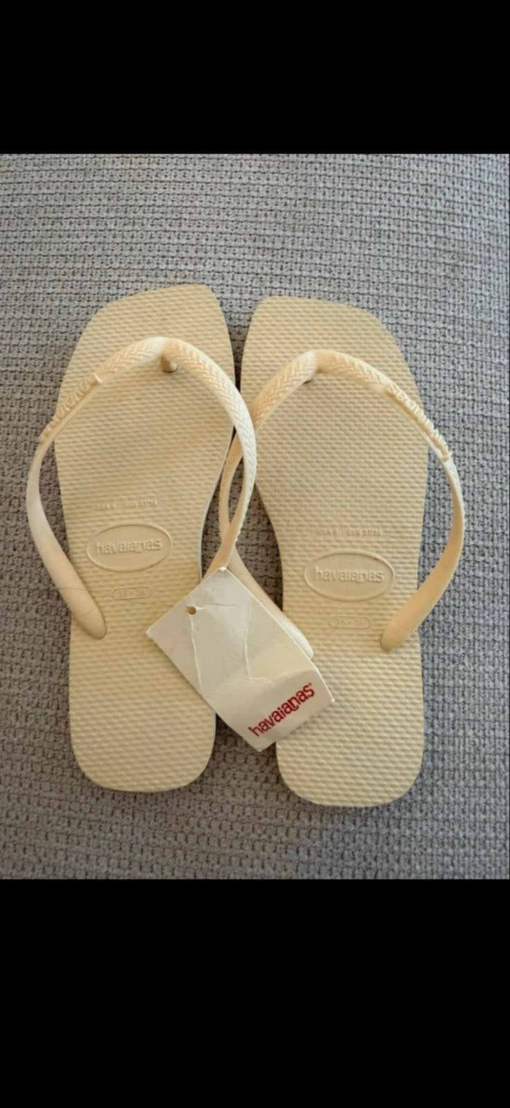 Havaianas Square Slippers Butter Yellow - Nieuw met label, Ophalen of Verzenden, Nieuw, Geel, Slippers