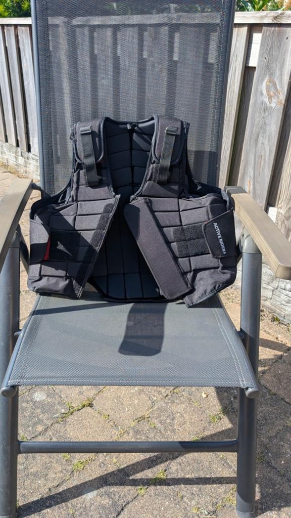 Bodyprotector paardrijden active rider L + gratis poetskist, Ophalen, Zo goed als nieuw, Bovenkleding
