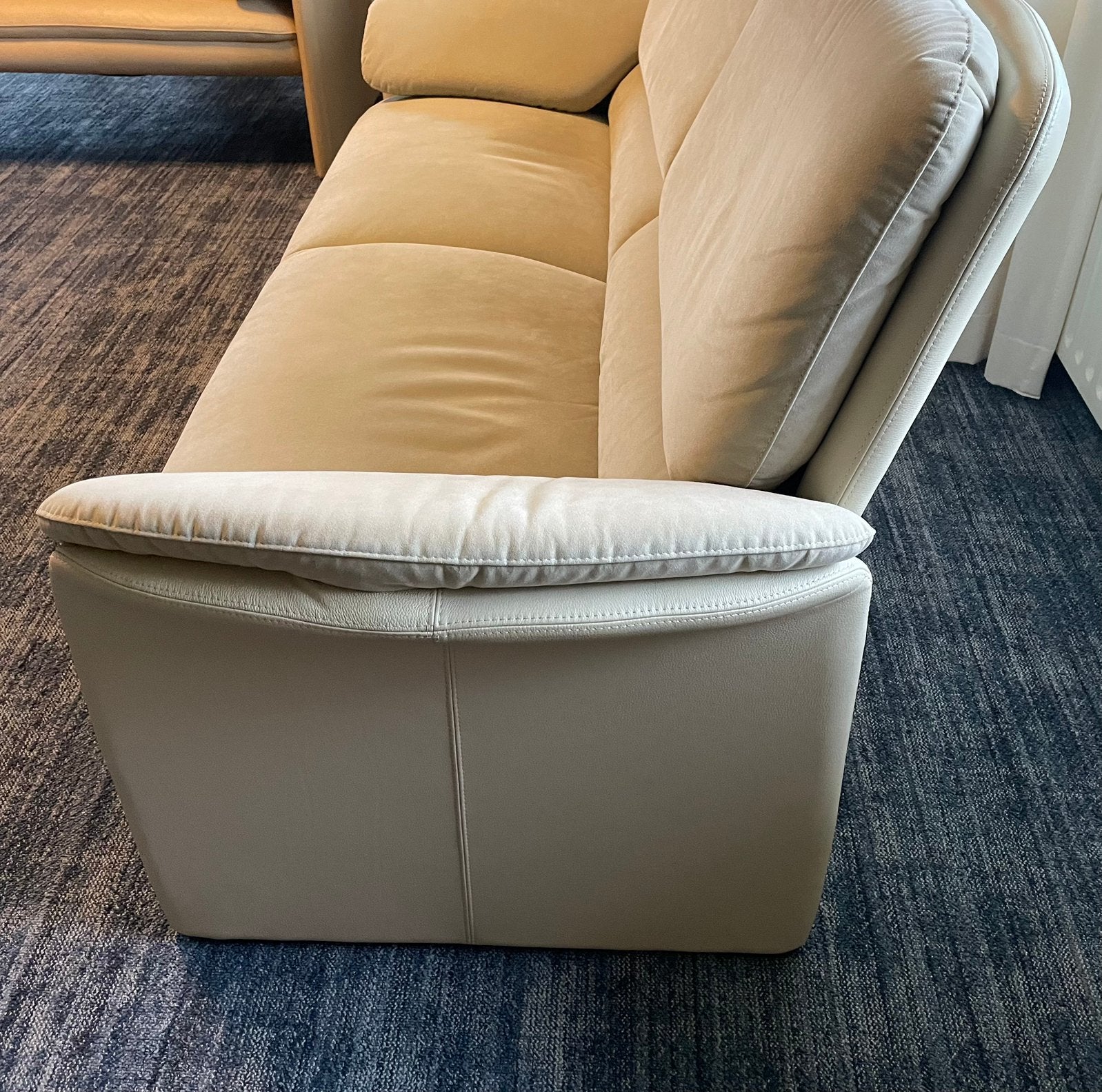 Leolux Catalpa Evidence crème kleur 2,5 zits hoogmodel, Ophalen, 125 cm of meer, Leer, Zo goed als nieuw
