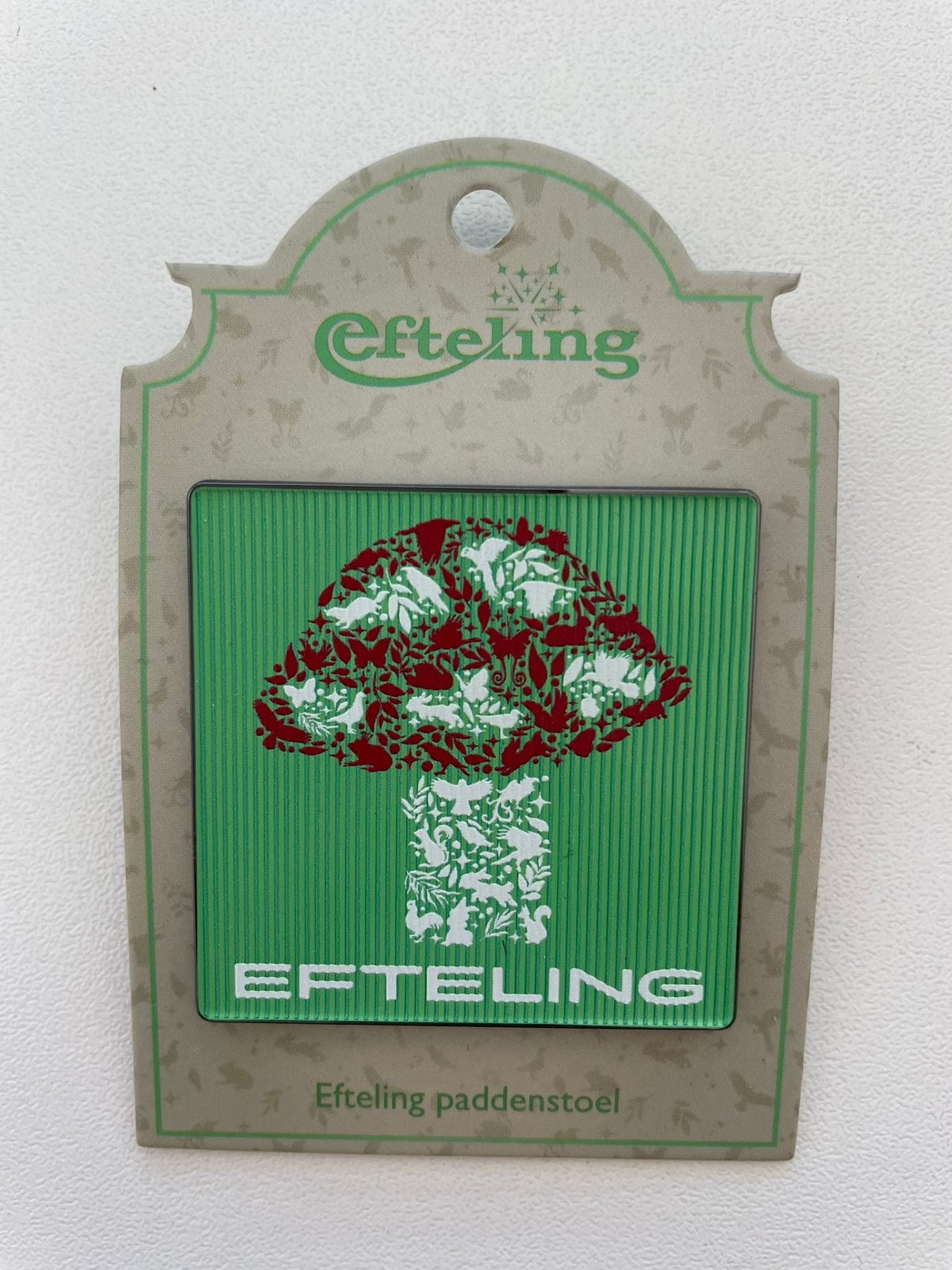 Efteling pin Efteling paddenstoel op kaartje, Ophalen of Verzenden, Nieuw, Button of Speldje