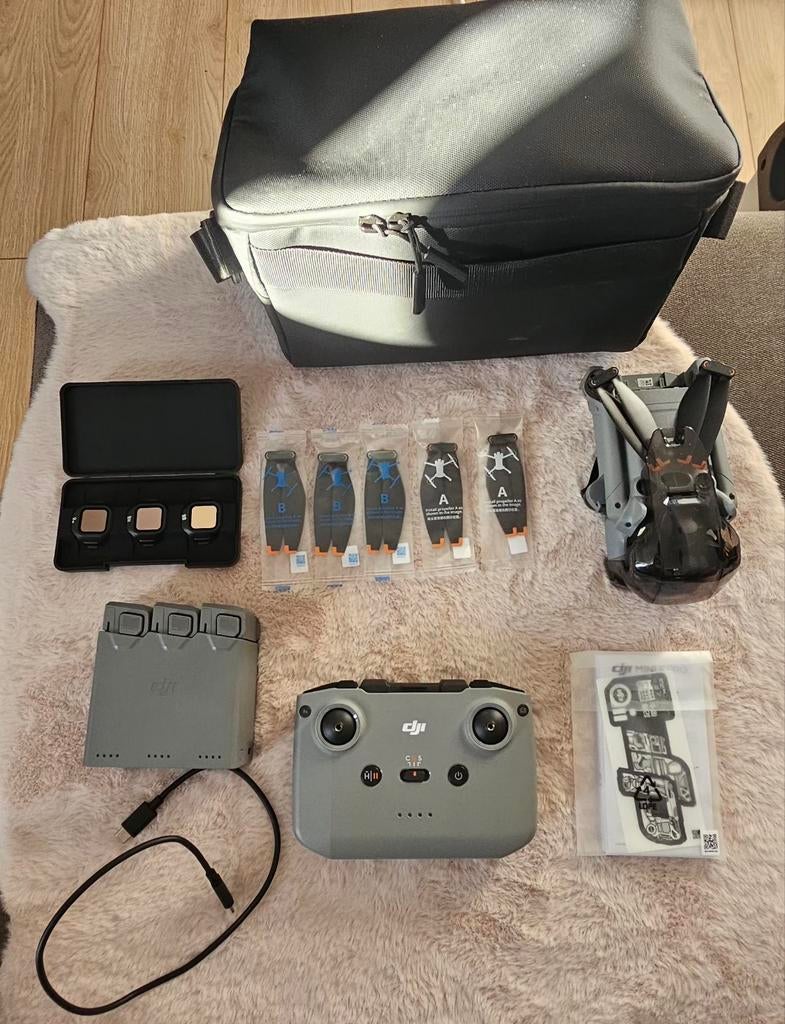 DJI Mini 5 Pro Fly More Combo (RC-N3) incl DJI refresh!, Ophalen of Verzenden, Zo goed als nieuw