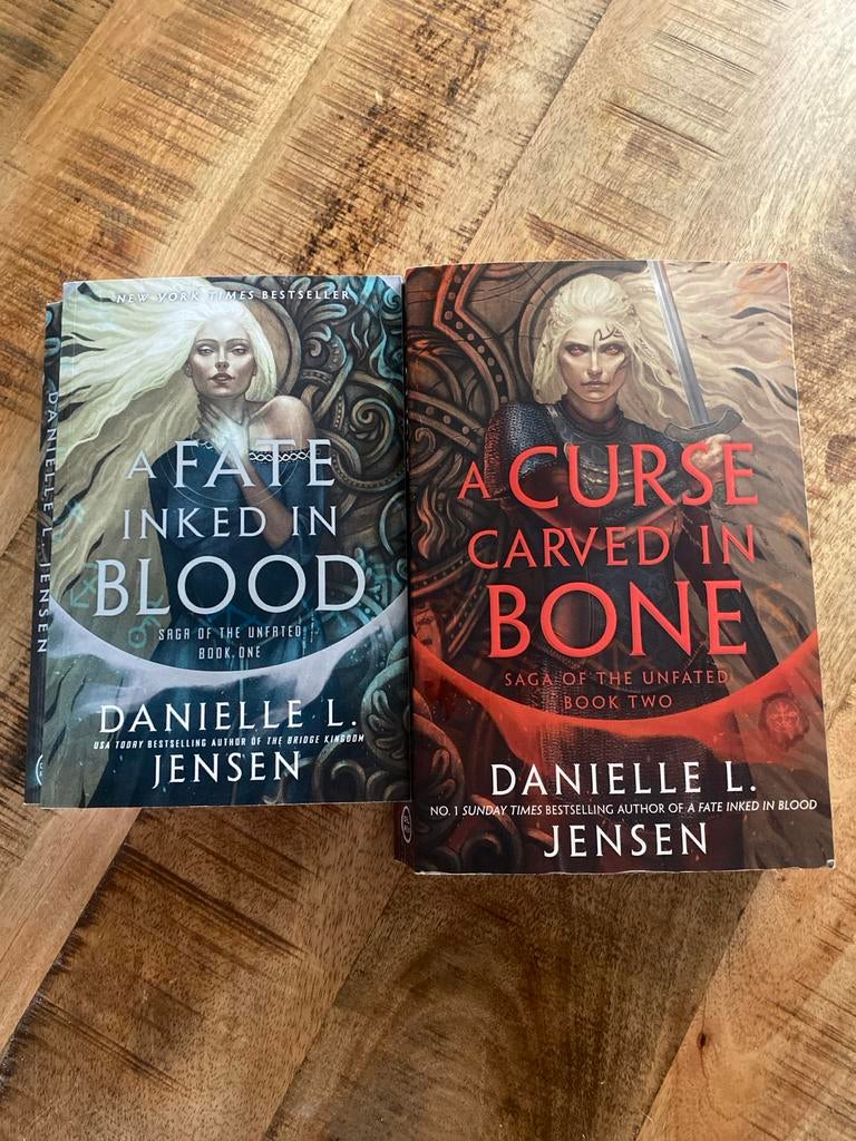 A Fate Inked in Blood & A Curse Carved in Bone - Danielle L., Boeken, Fantasy, Ophalen of Verzenden, Zo goed als nieuw