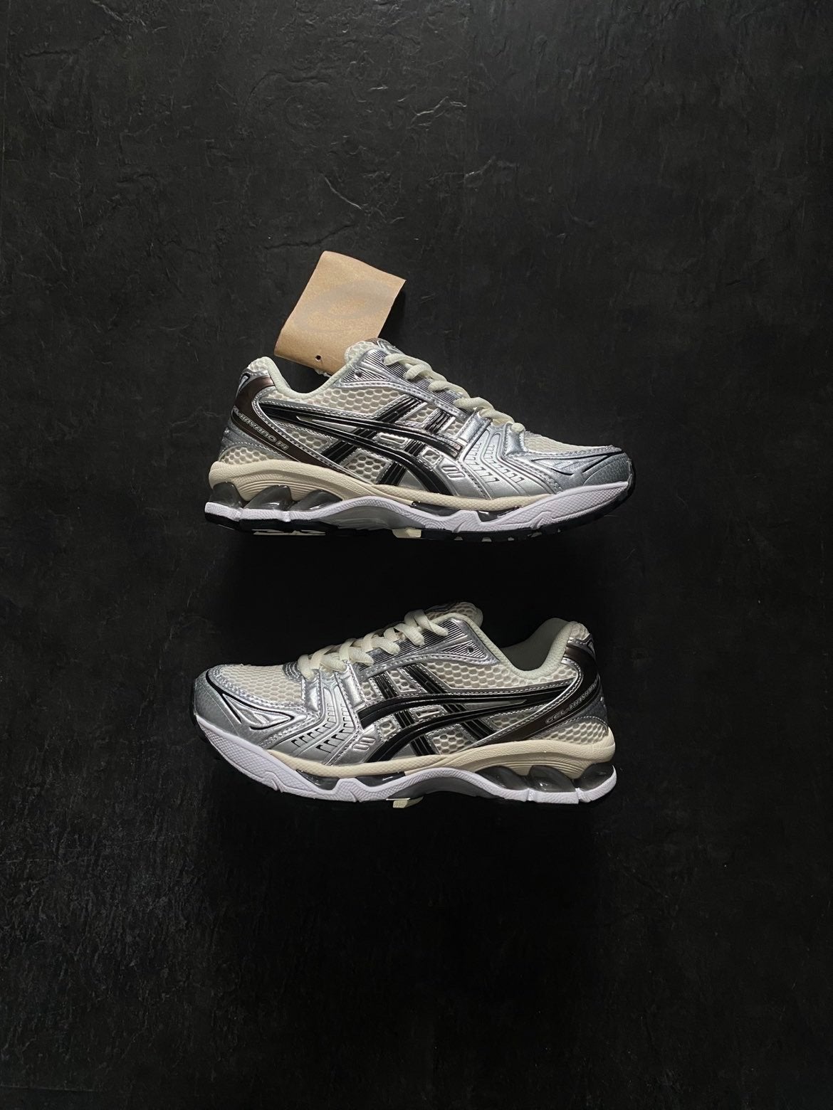 Gloednieuwe Asics Gel Kayano 14 Cream/Black - Maat 37, Verzenden, Nieuw, Overige kleuren, Sneakers of Gympen